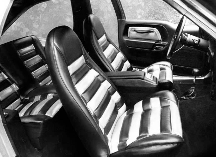 Интерьер AMC Pacer Stinger Show Car 1976 года  (фото 3 из 3)